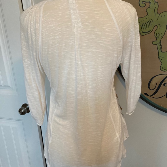 Top w/ golden thread & wooden bead embellishments - Picture 6 of 8